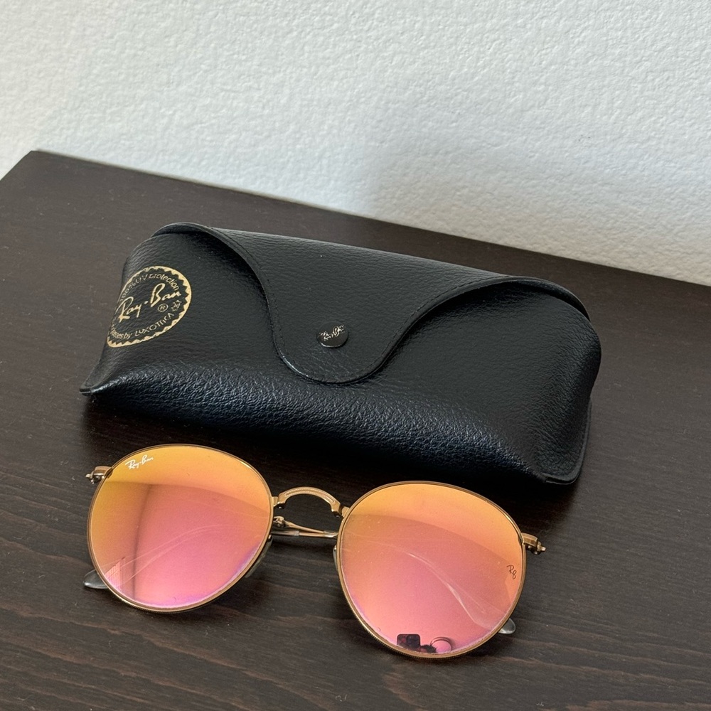 Rose Gold Round Ray-Ban Sunglasses